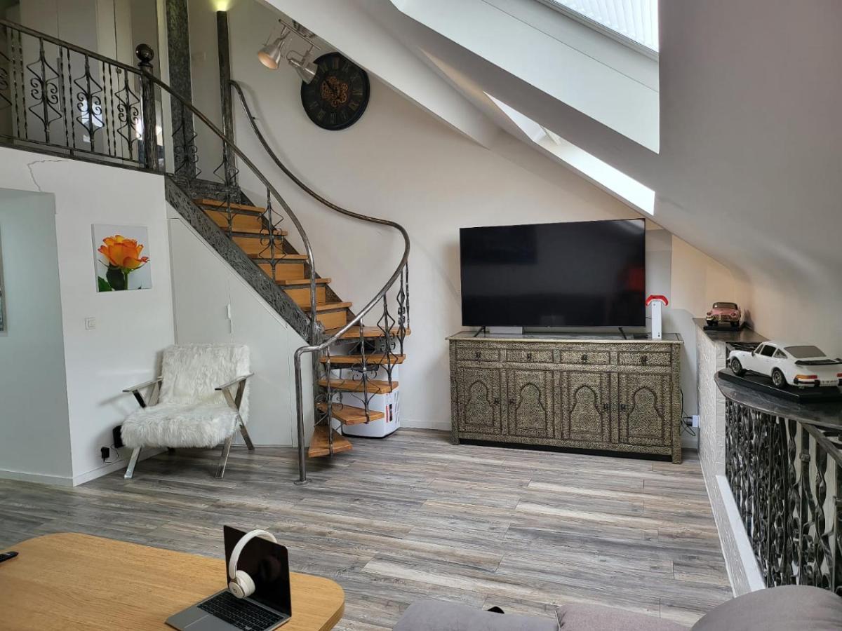 Duplex Elegant Situe A 1Min De La Gare Du Nord Apartment Brussels Exterior photo